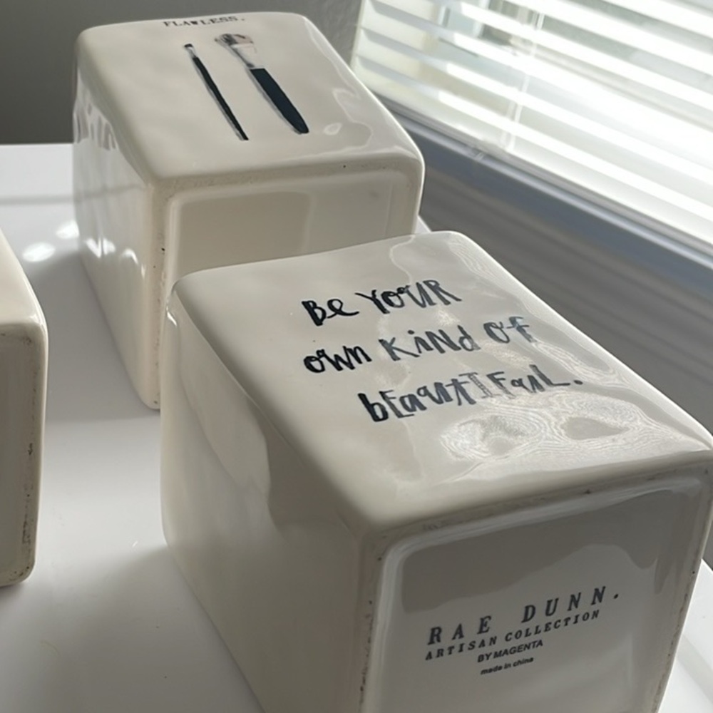 Brush or (anything) holder by Rae Dunn 


Rae Dunn flawless makeup